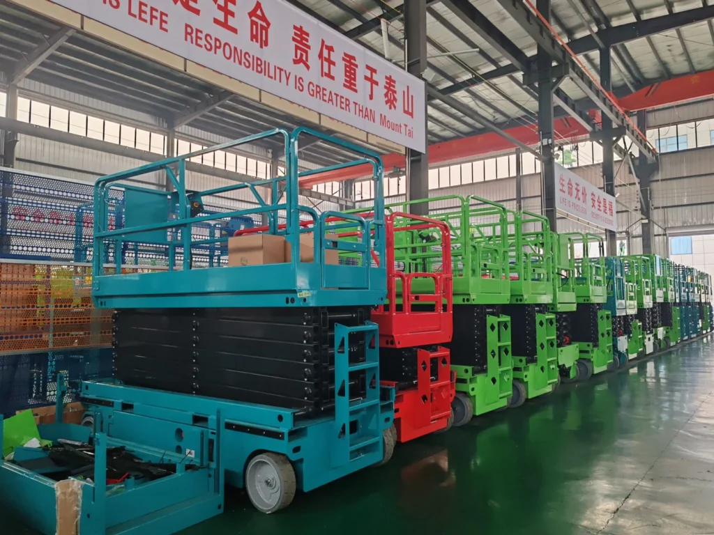 Self-propelled scissor lift