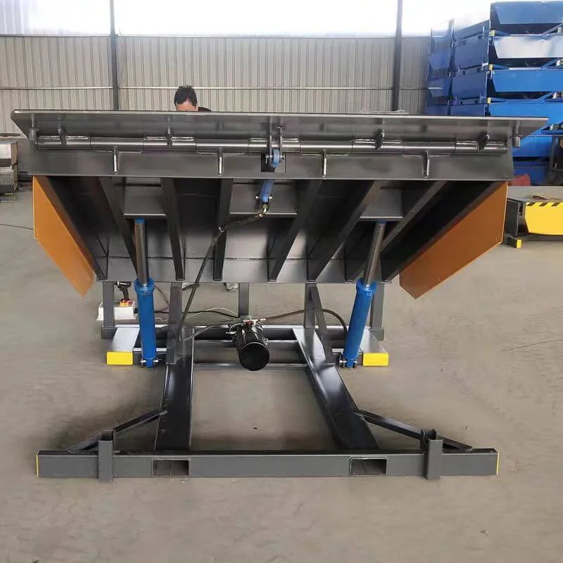 Hydraulic loading dock leveler