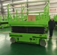 Self-propelled scissor lift